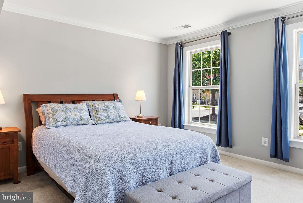 MADISON CRESCENT - Residential