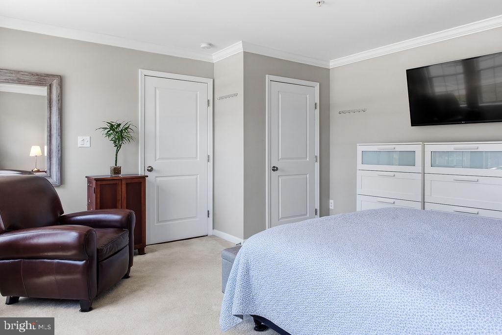 MADISON CRESCENT - Residential
