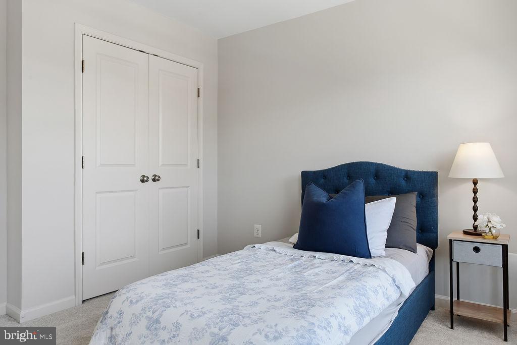 MADISON CRESCENT - Residential