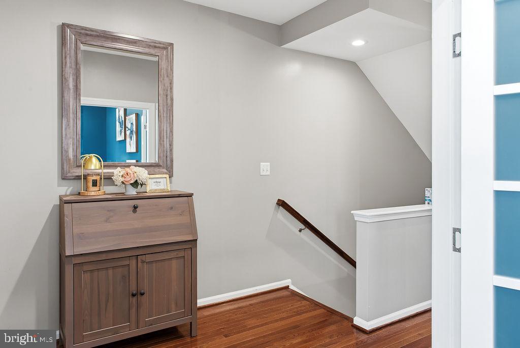 MADISON CRESCENT - Residential