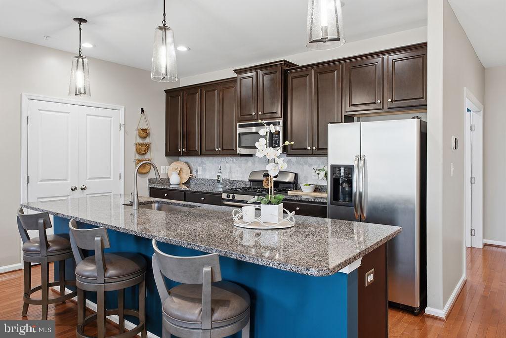 MADISON CRESCENT - Residential