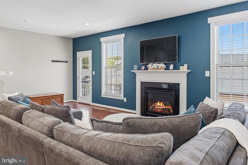 MADISON CRESCENT - Residential