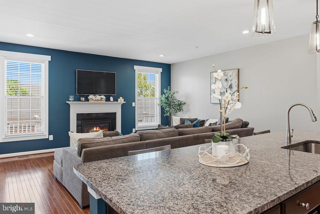 MADISON CRESCENT - Residential