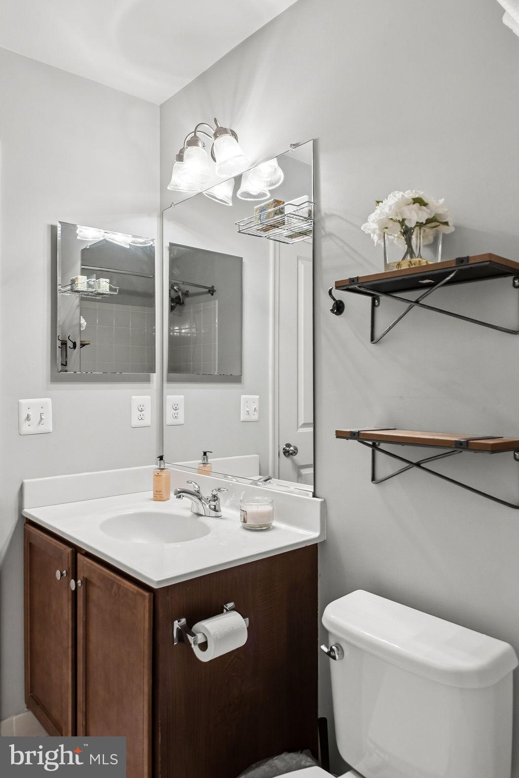 MADISON CRESCENT - Residential