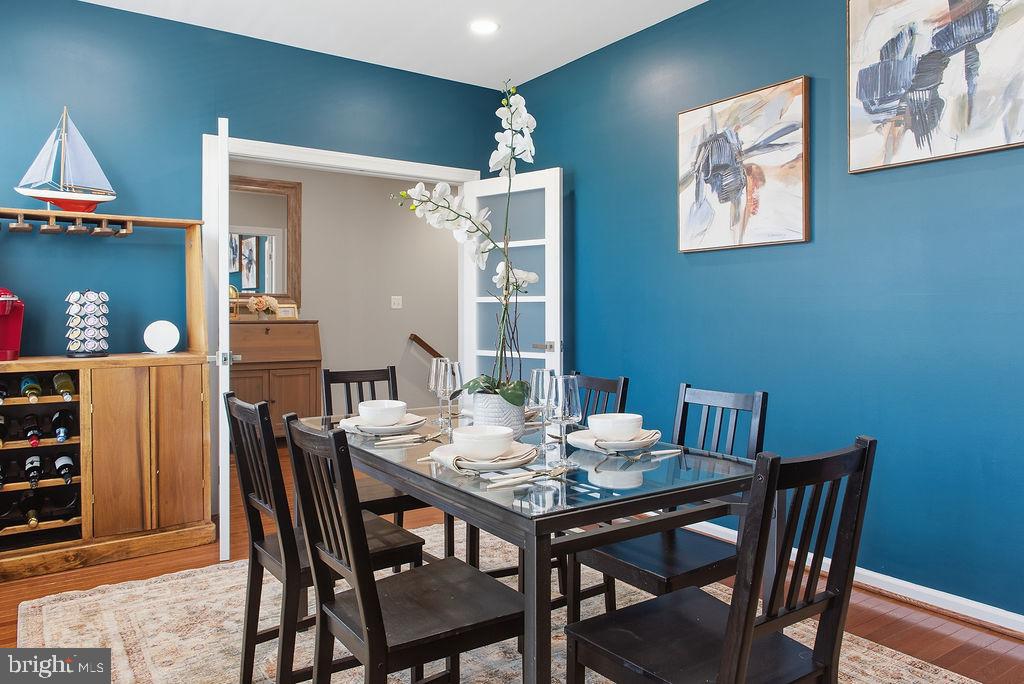 MADISON CRESCENT - Residential
