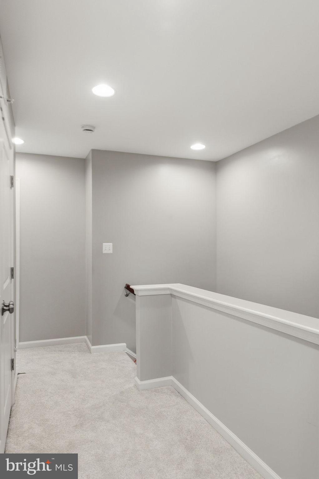 MADISON CRESCENT - Residential