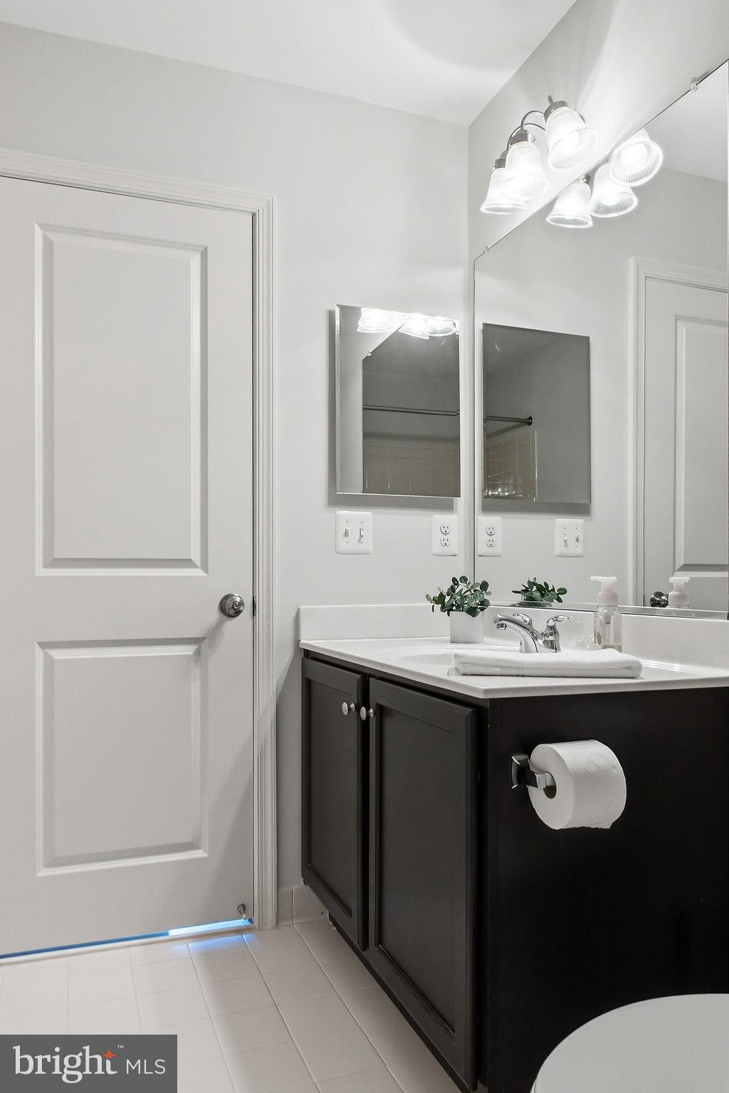 MADISON CRESCENT - Residential
