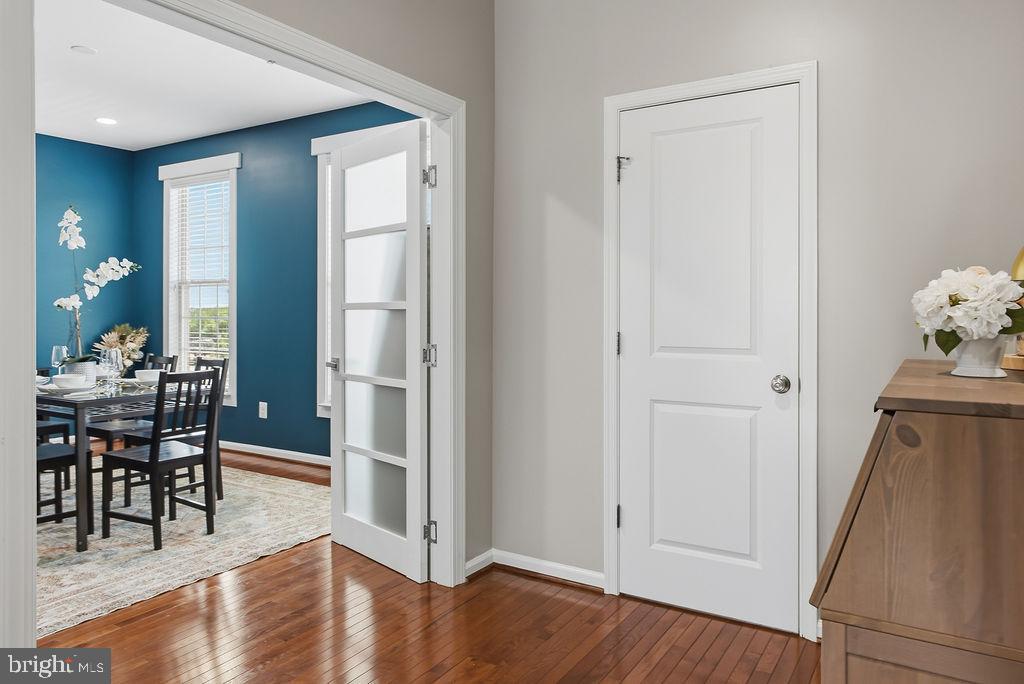 MADISON CRESCENT - Residential