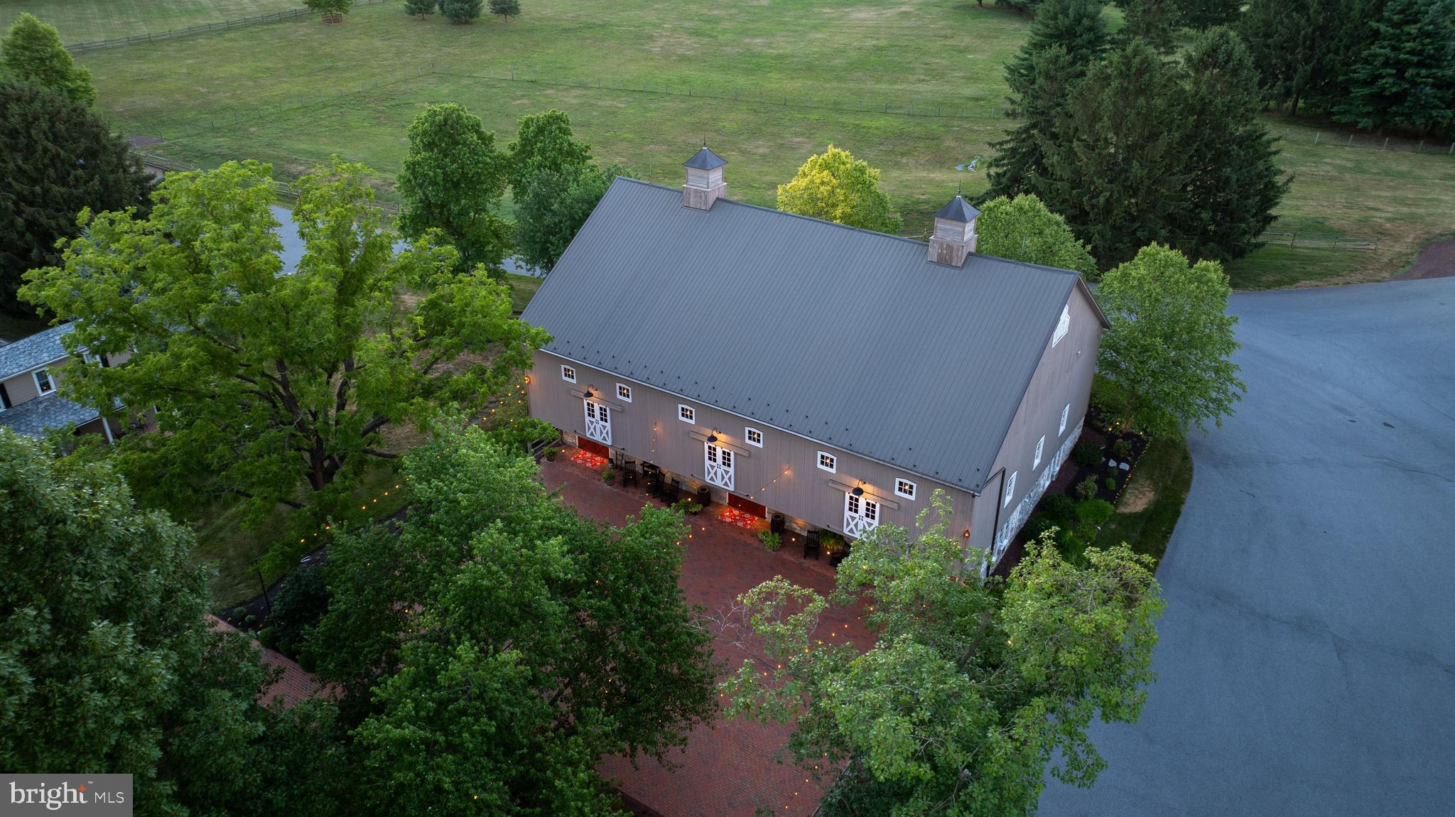 MOUNT JOY - Farm