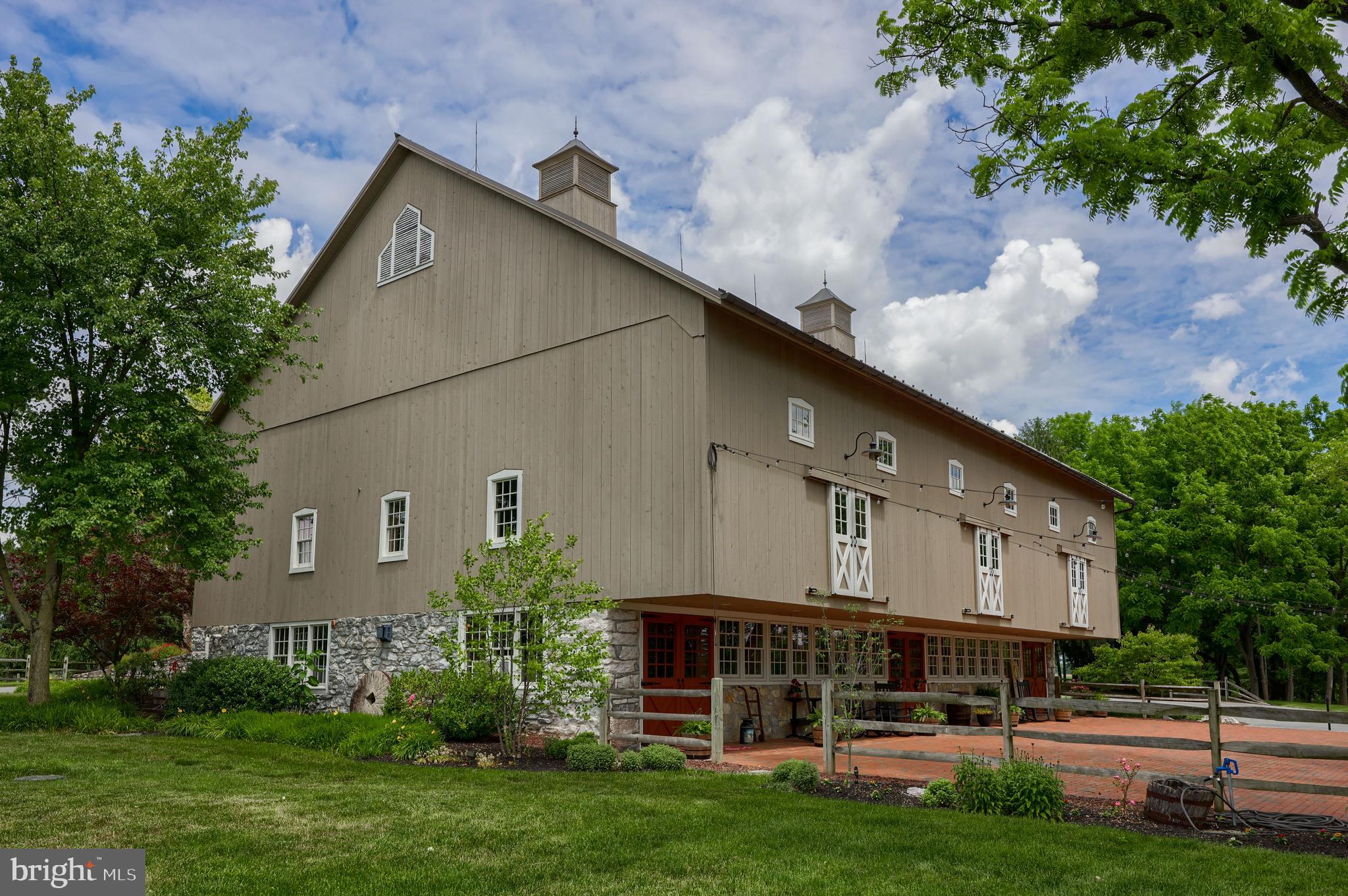 MOUNT JOY - Farm