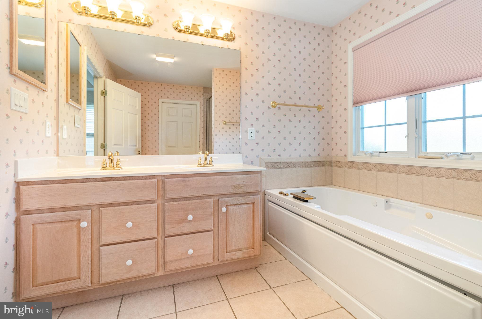 ASHCOMBE FARMS - Residential