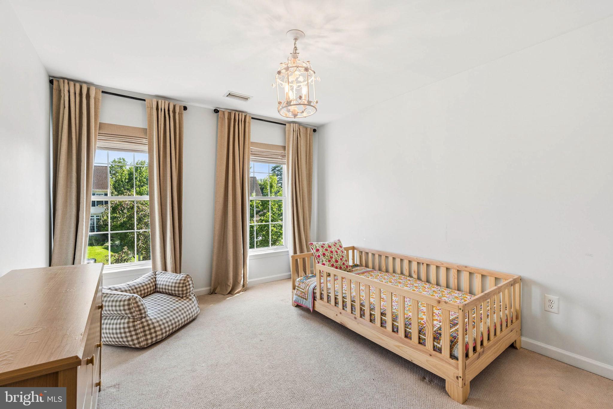 LYNDWOOD MANOR - Residential