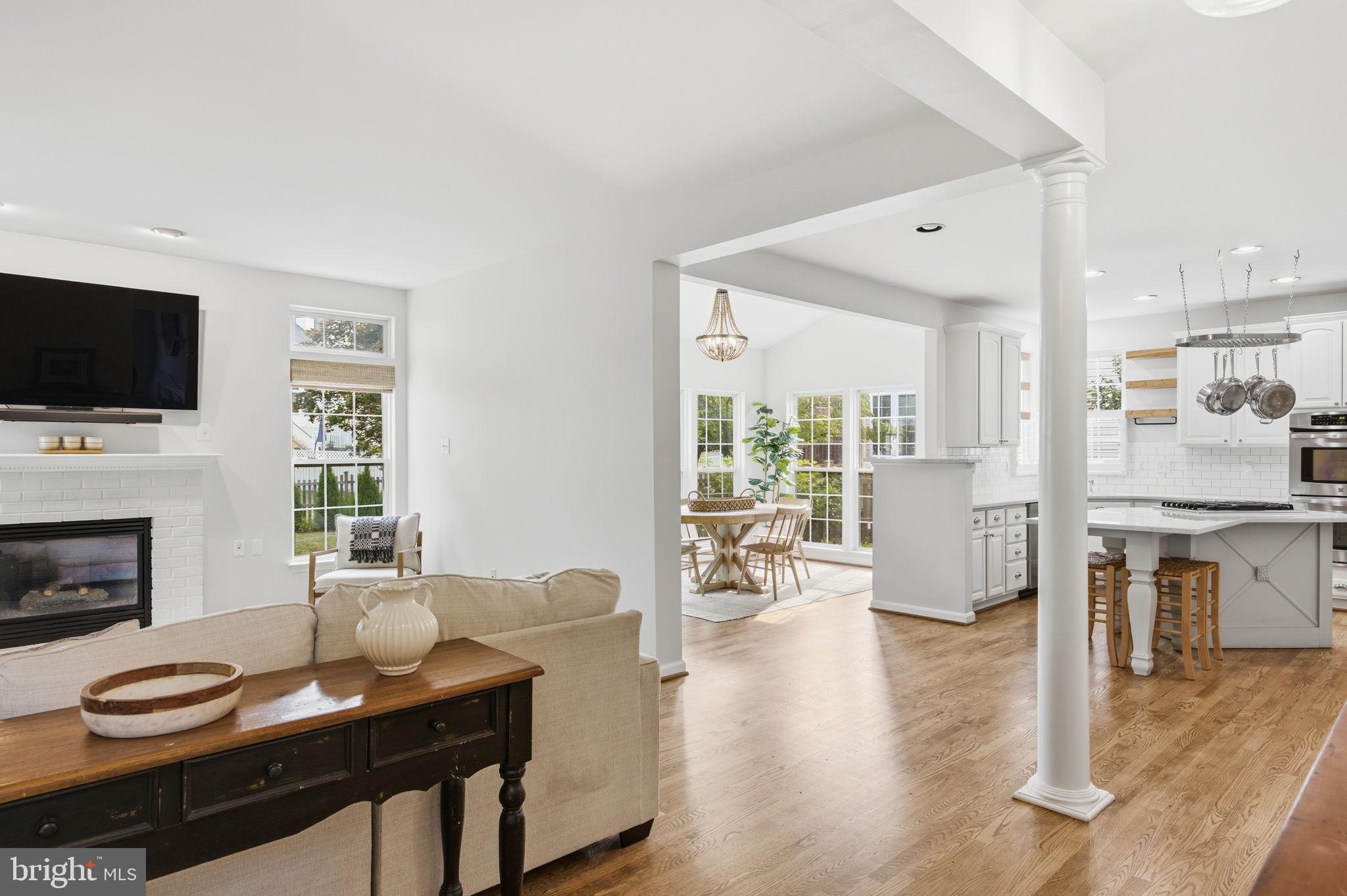 LYNDWOOD MANOR - Residential