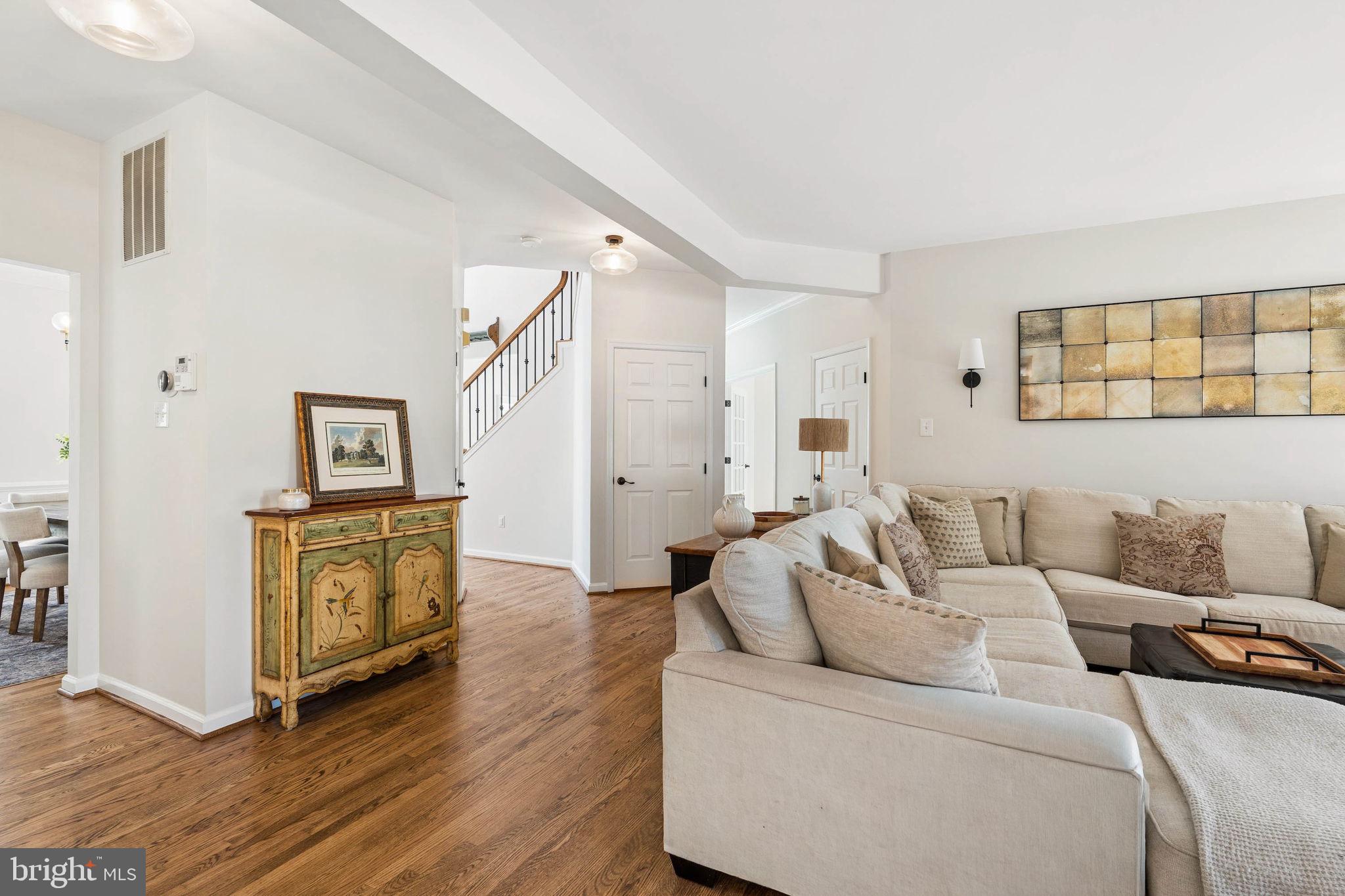 LYNDWOOD MANOR - Residential