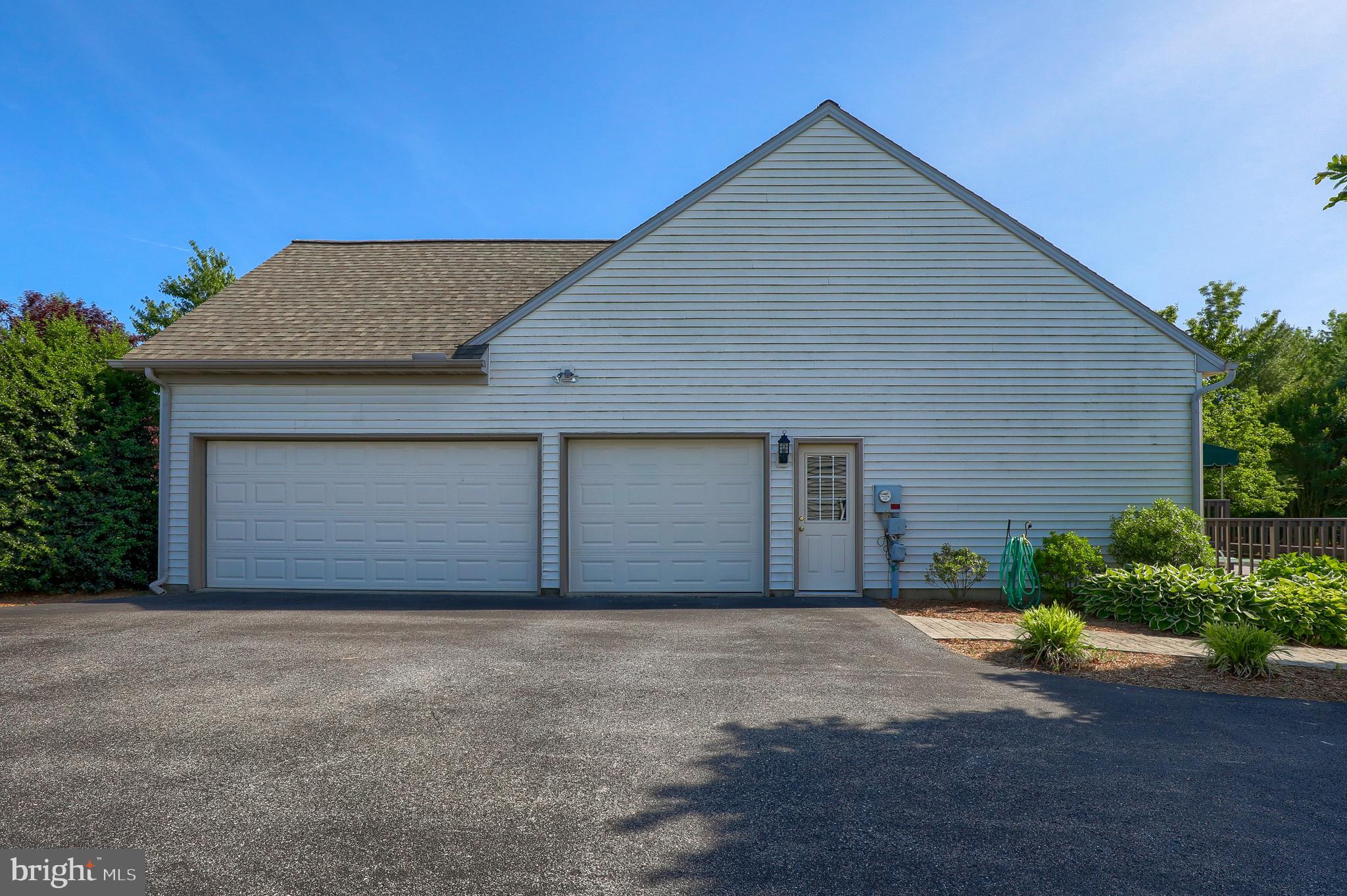 HUNTERS RIDGE - Residential