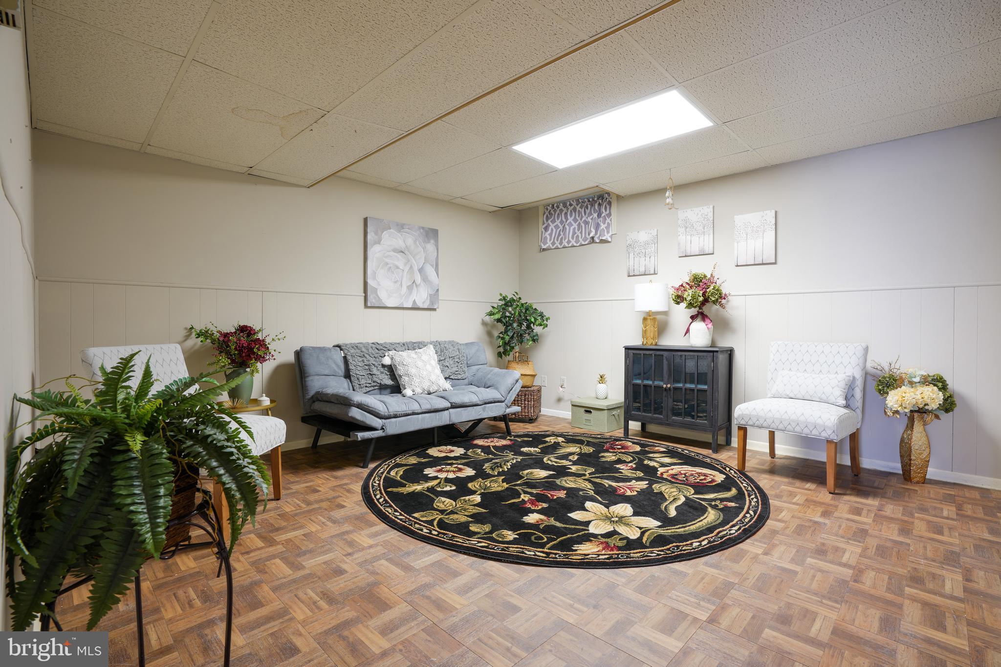 RIVERCHASE - Residential