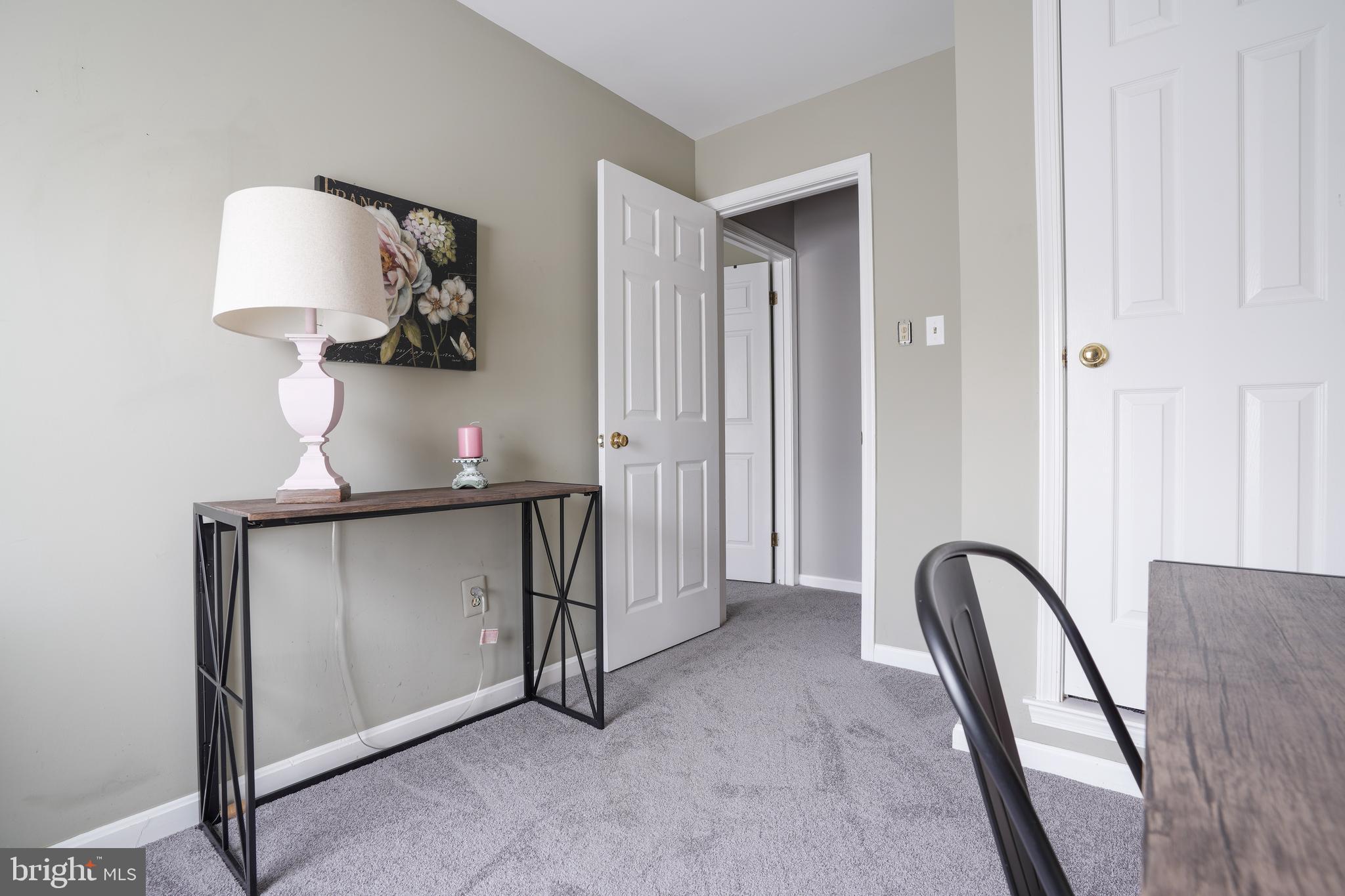 RIVERCHASE - Residential