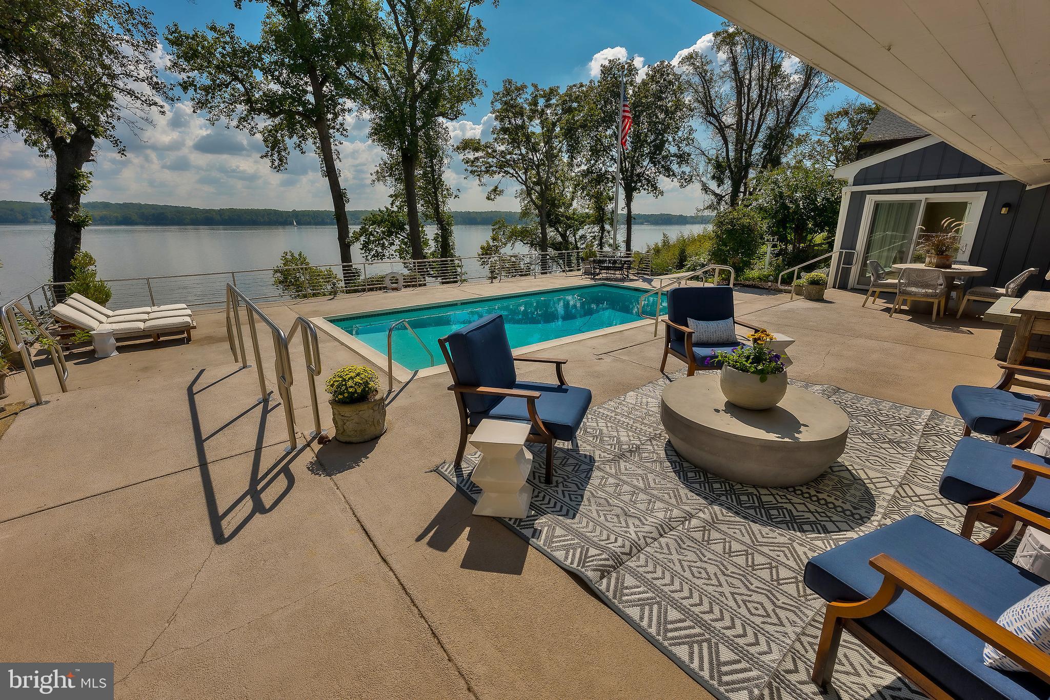 BELLE RIVE - Residential