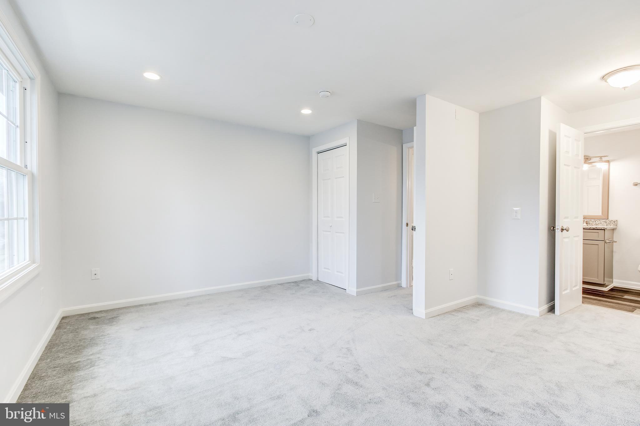 MIDDLEBROOK COMMONS - Residential
