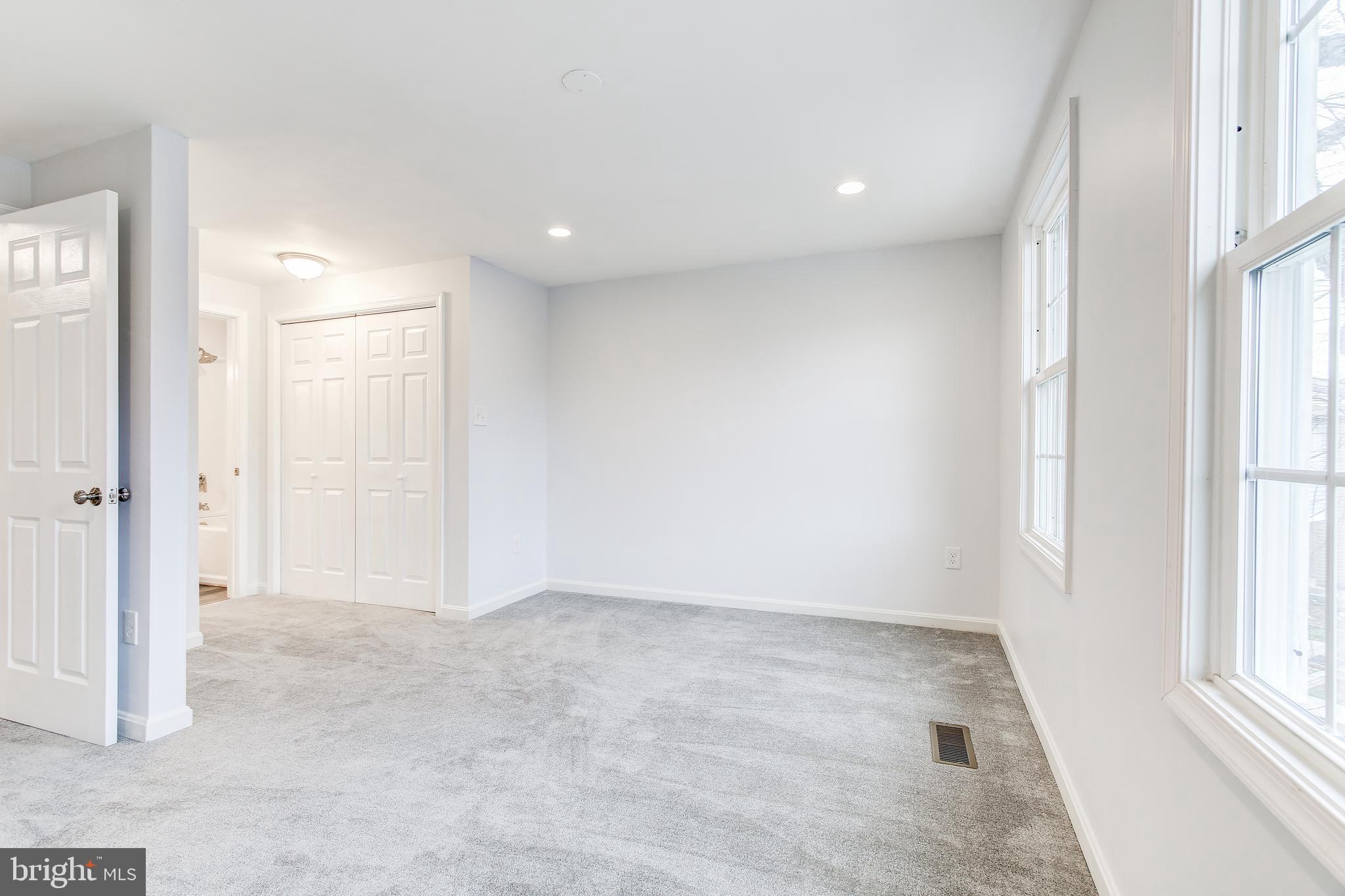 MIDDLEBROOK COMMONS - Residential
