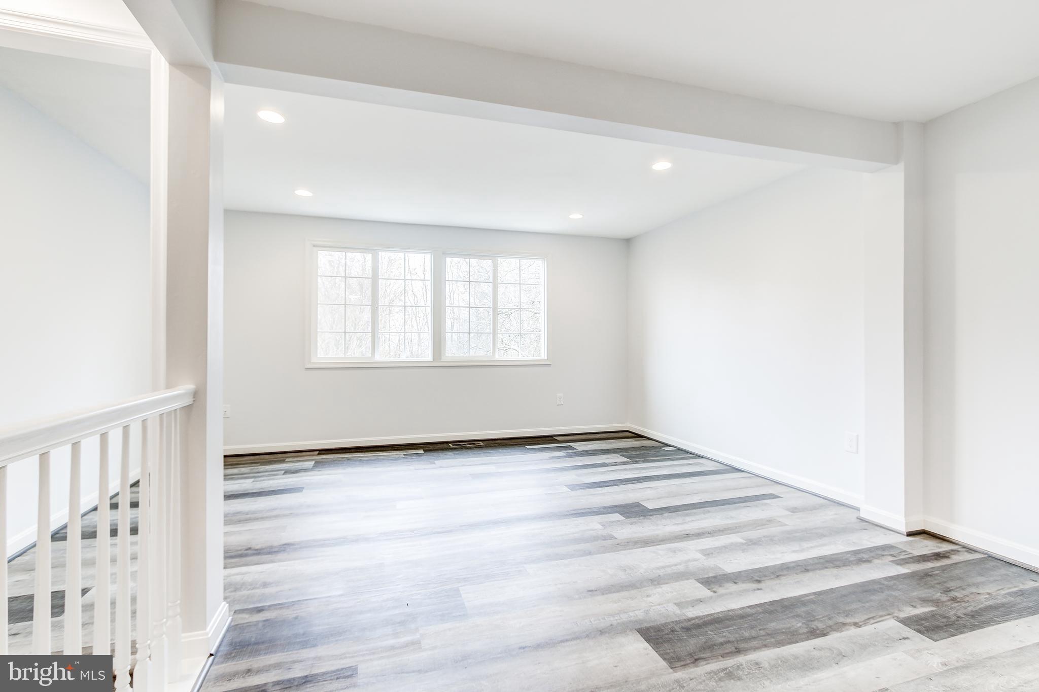 MIDDLEBROOK COMMONS - Residential