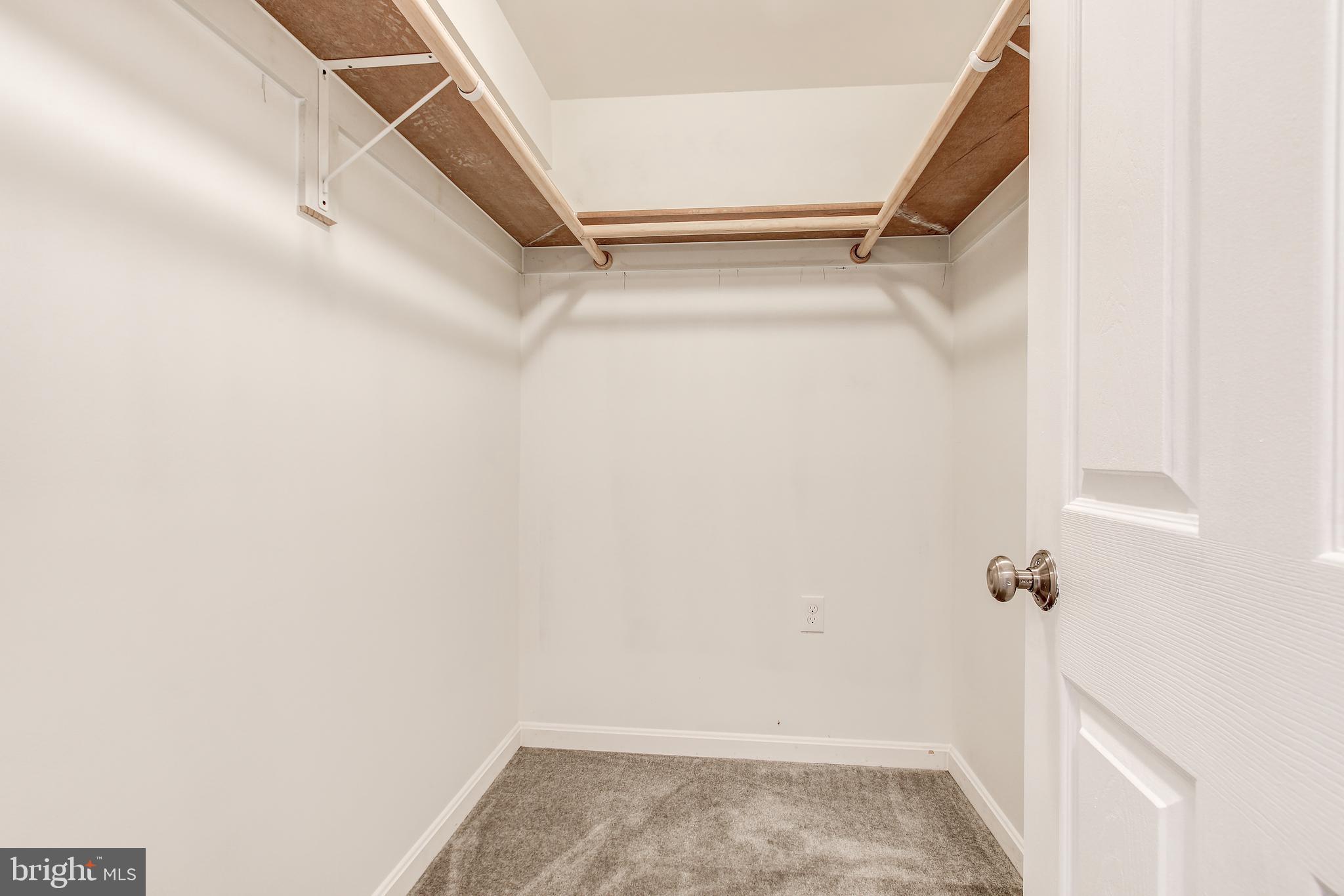 MIDDLEBROOK COMMONS - Residential