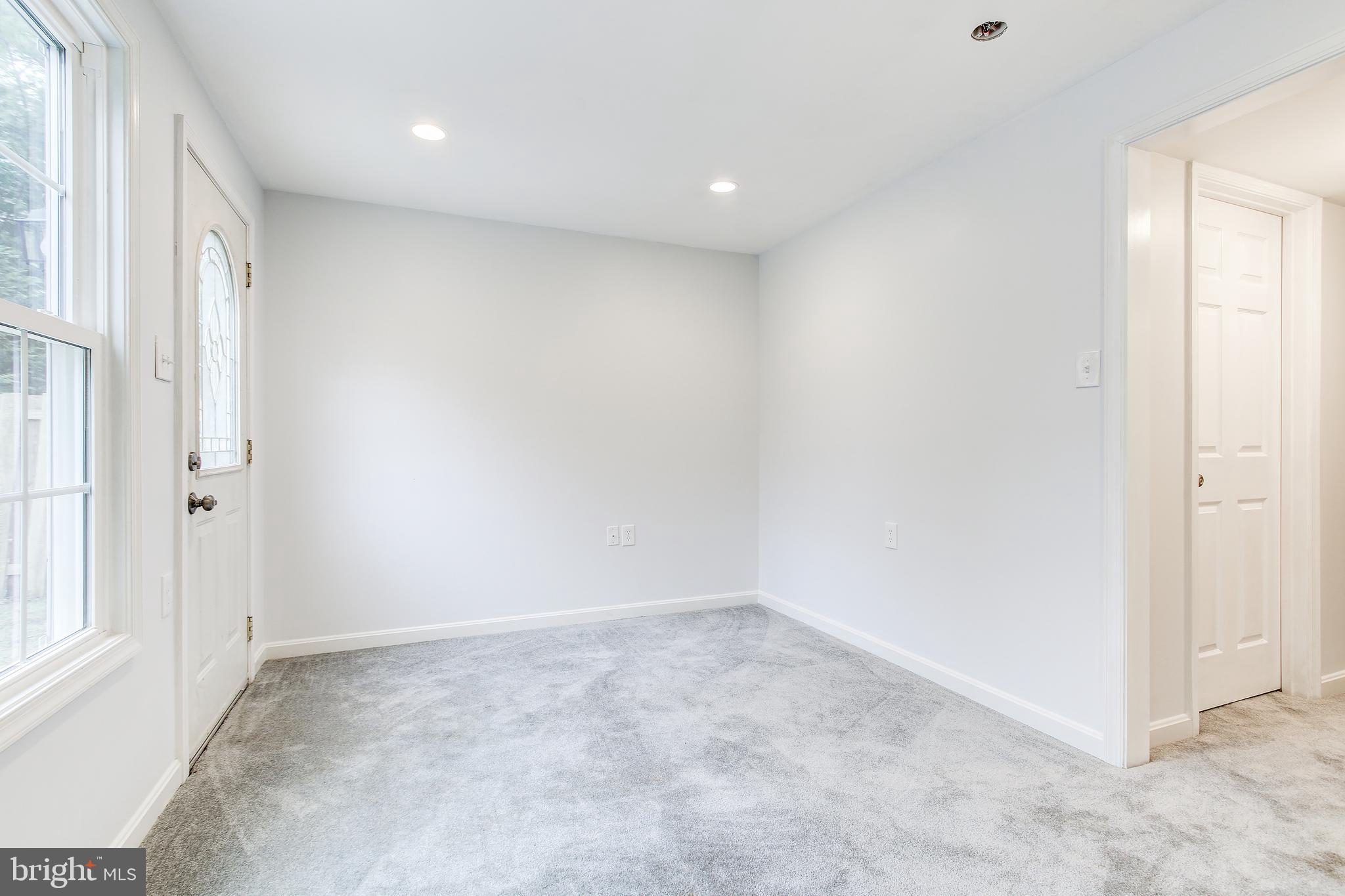 MIDDLEBROOK COMMONS - Residential