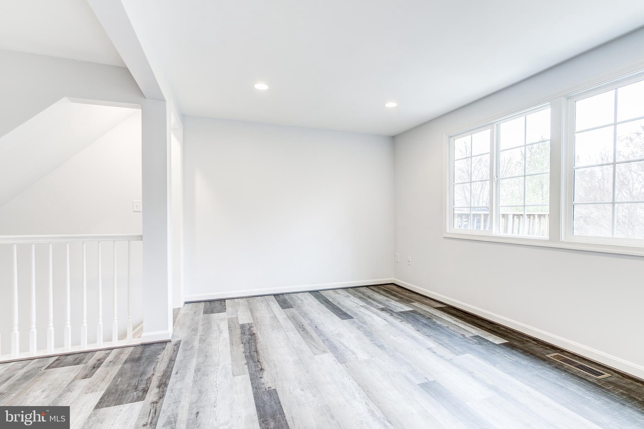 MIDDLEBROOK COMMONS - Residential
