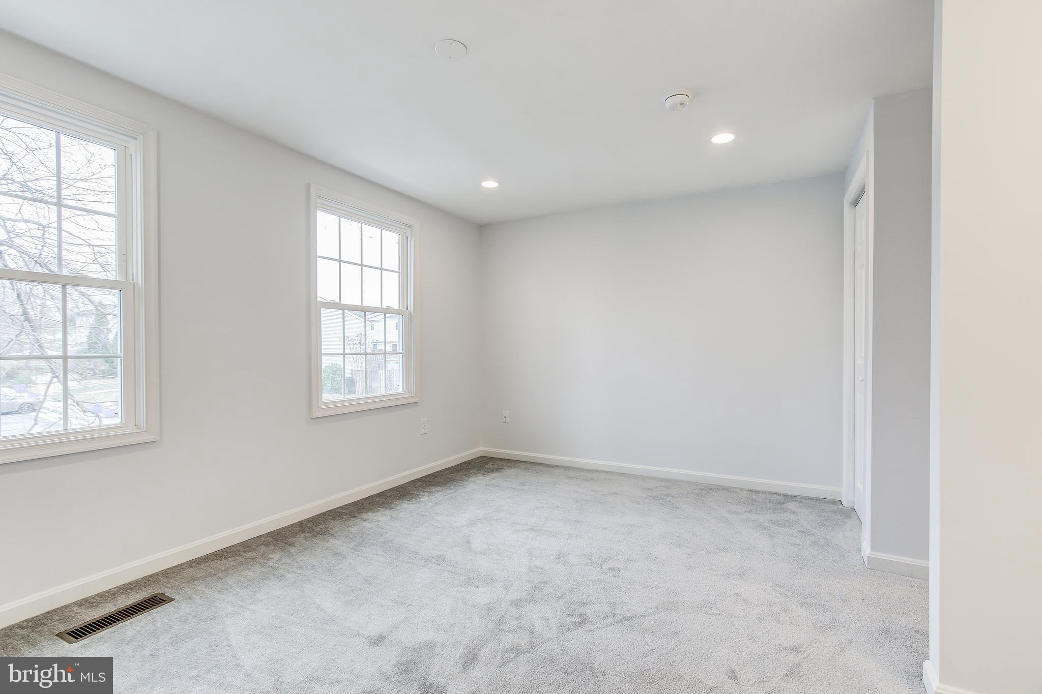 MIDDLEBROOK COMMONS - Residential