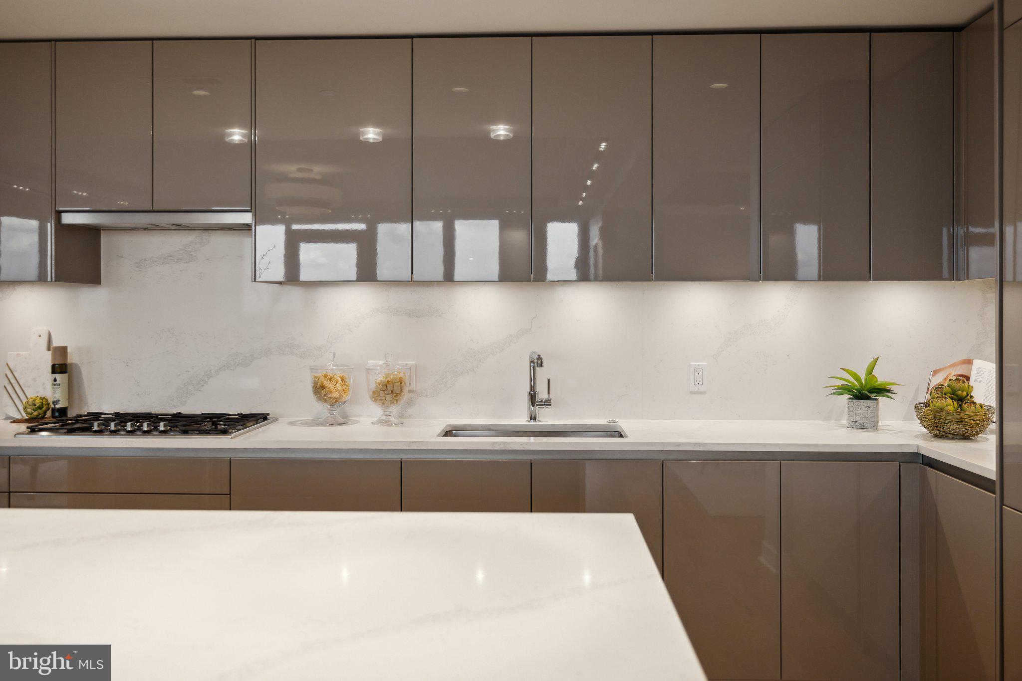 ROSSLYN - Residential