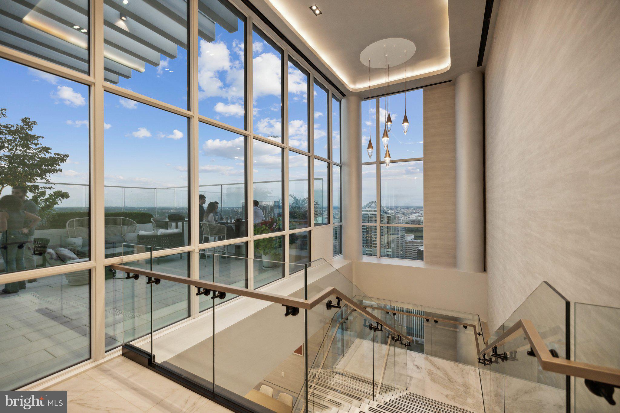 ROSSLYN - Residential