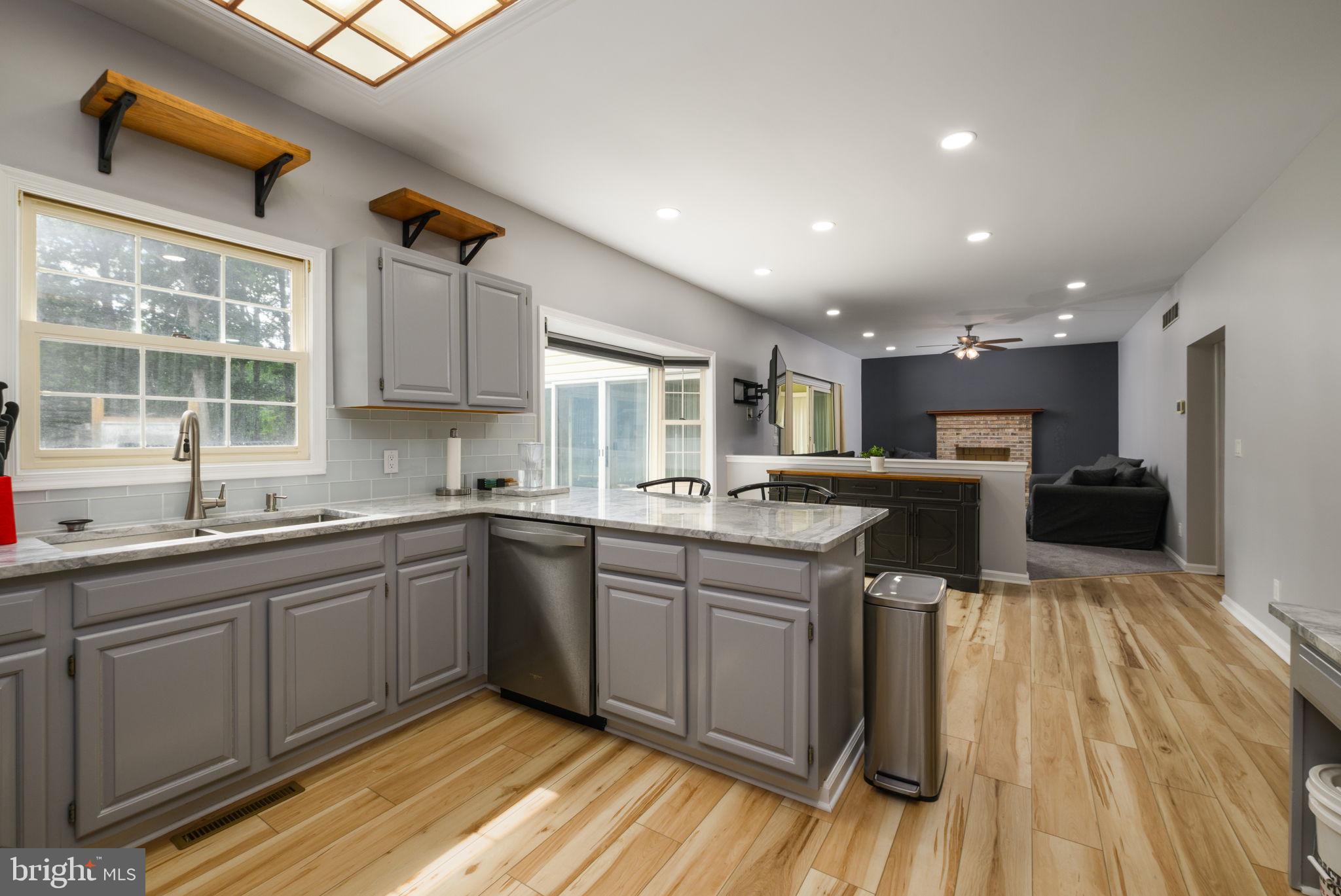HIDDEN OAKS - Residential