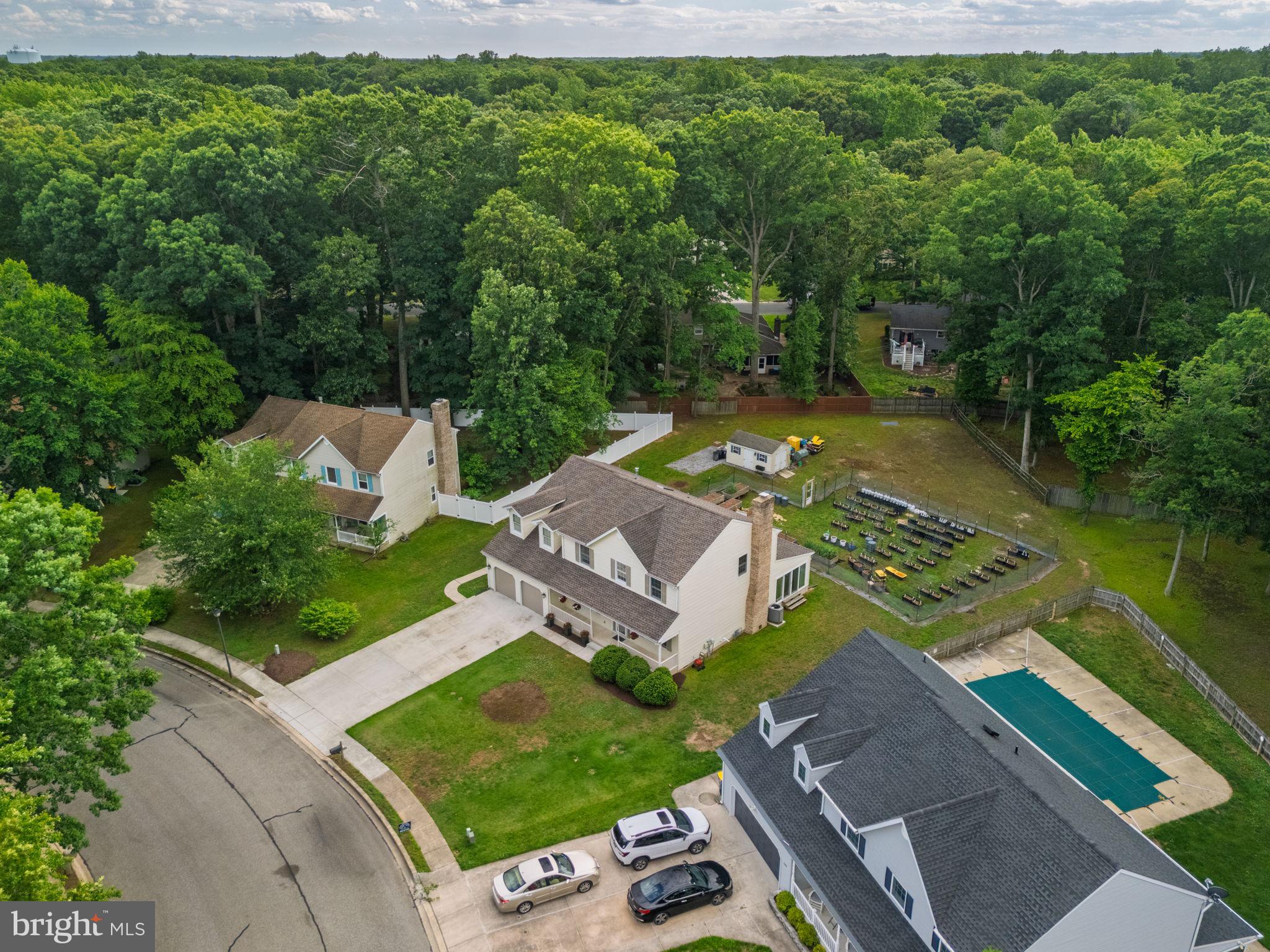 HIDDEN OAKS - Residential