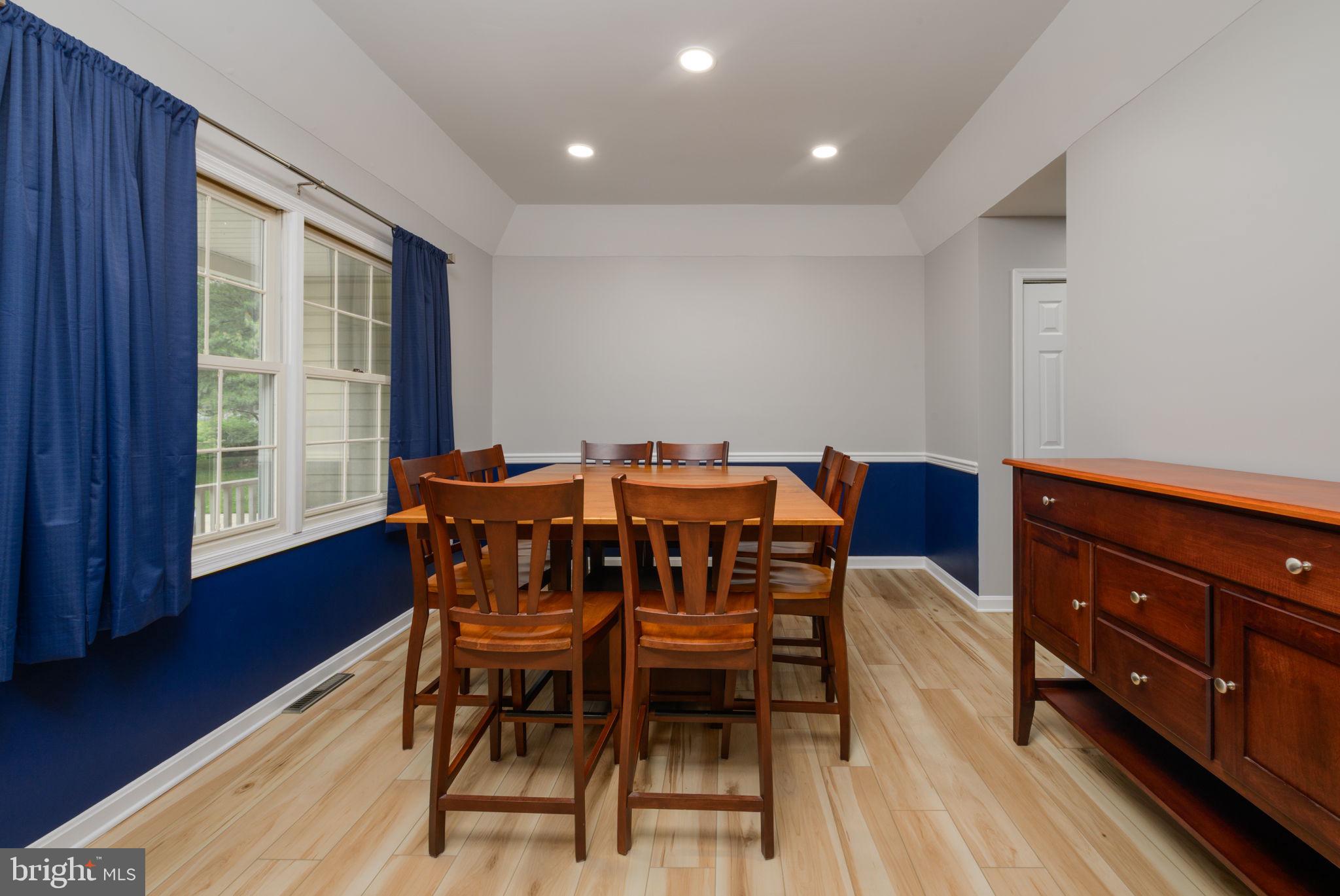 HIDDEN OAKS - Residential