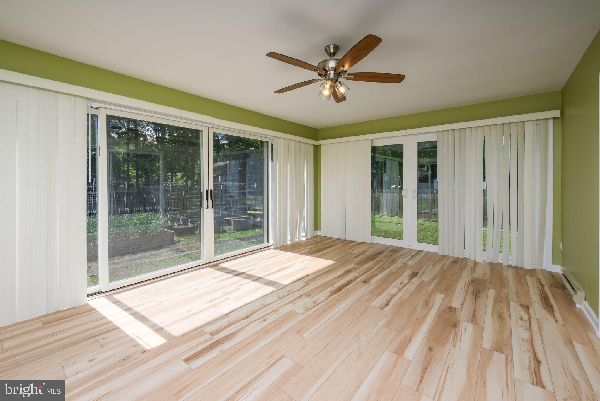 HIDDEN OAKS - Residential