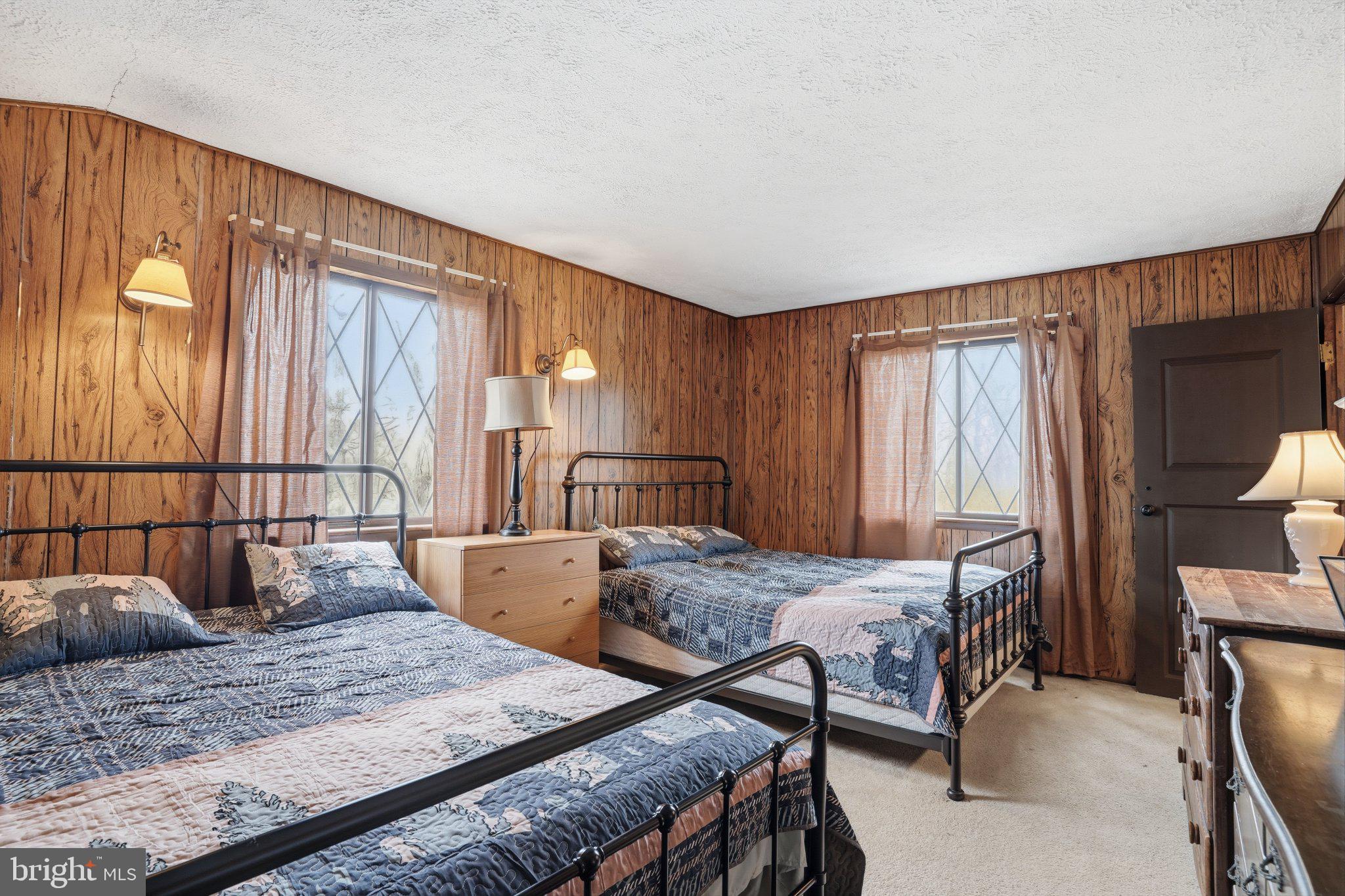 SAW CREEK ESTATES - Residential