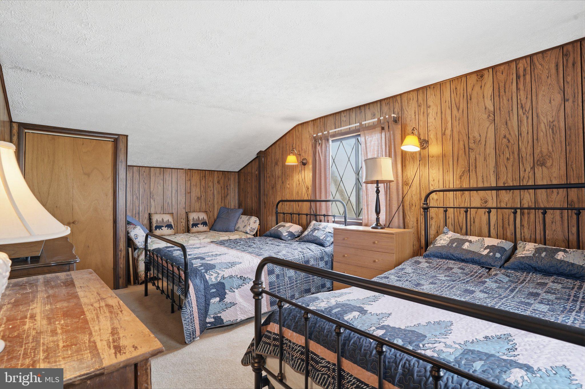 SAW CREEK ESTATES - Residential