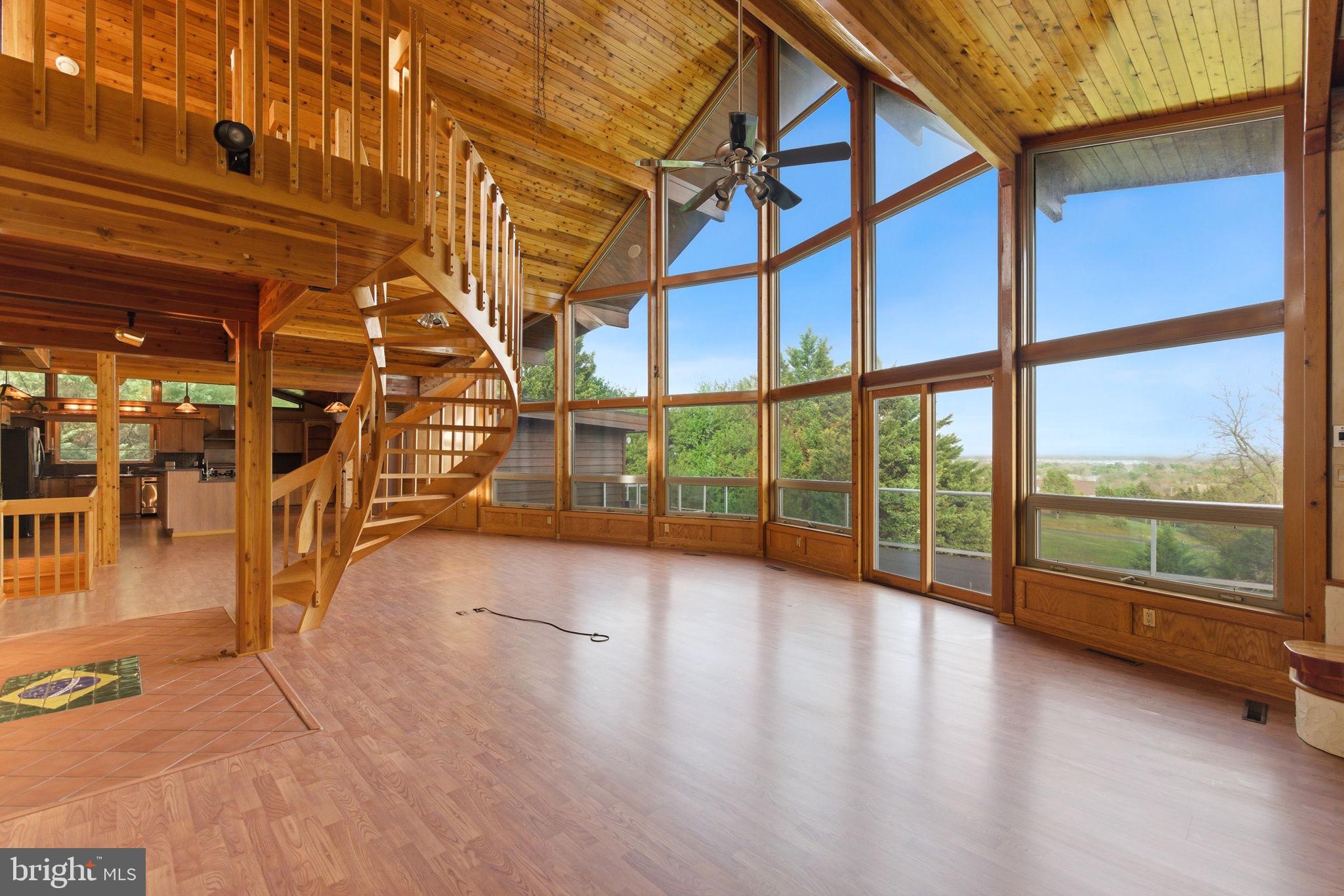 HIGH POINTE - Residential