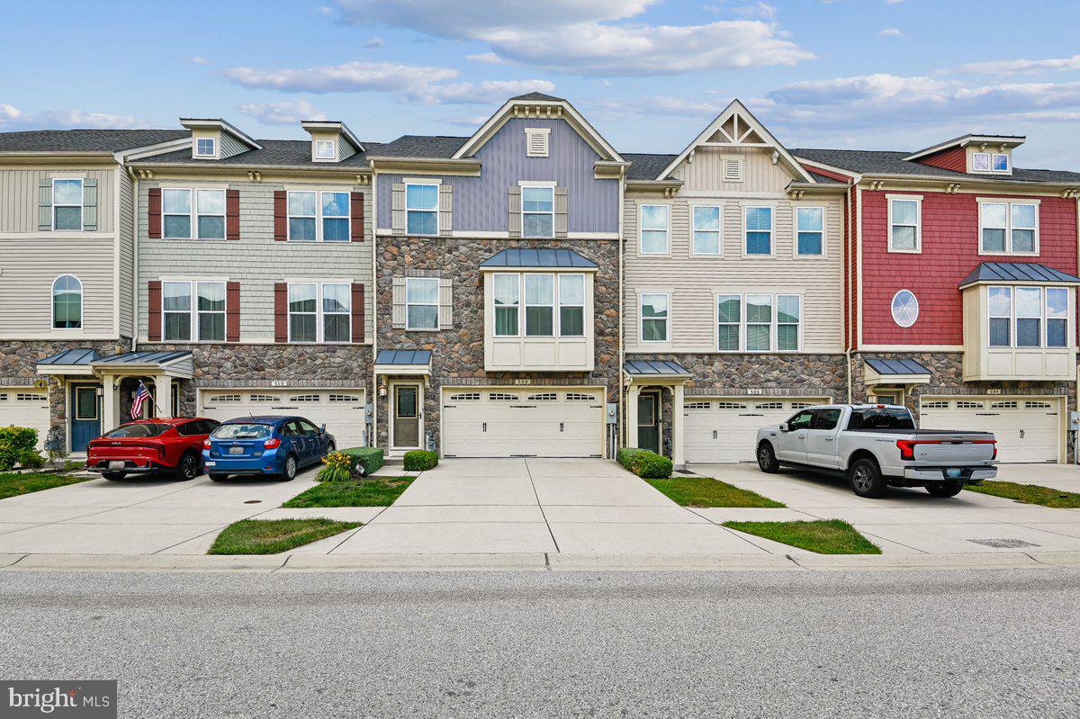CREEKSIDE VILLAGE - Residential