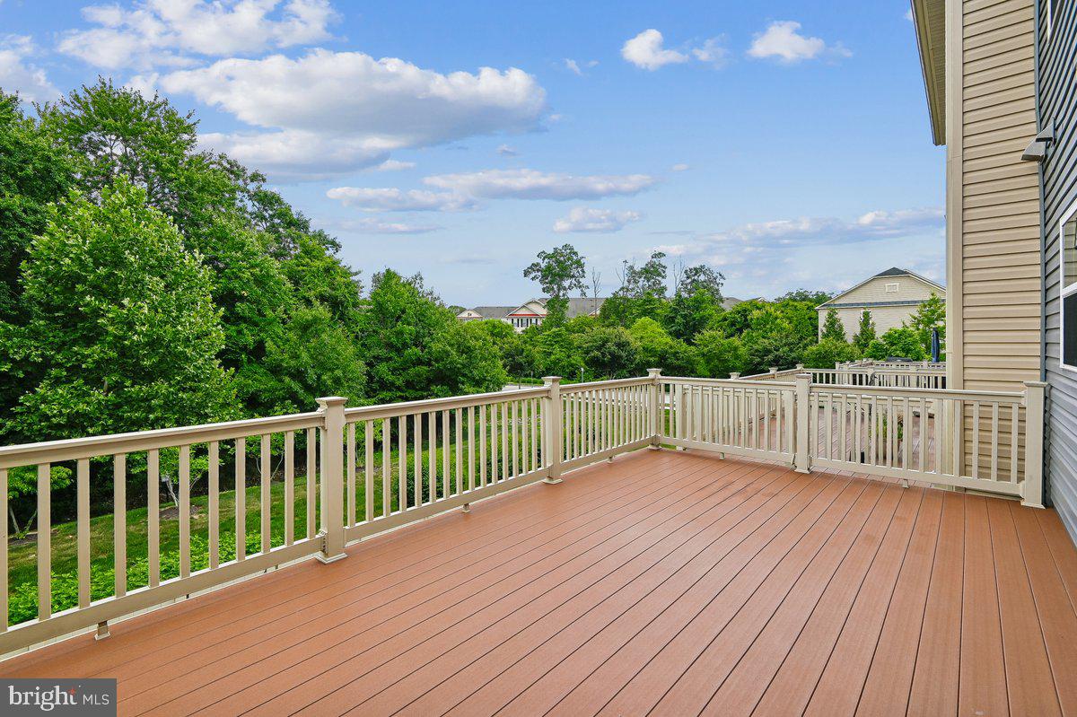 CREEKSIDE VILLAGE - Residential