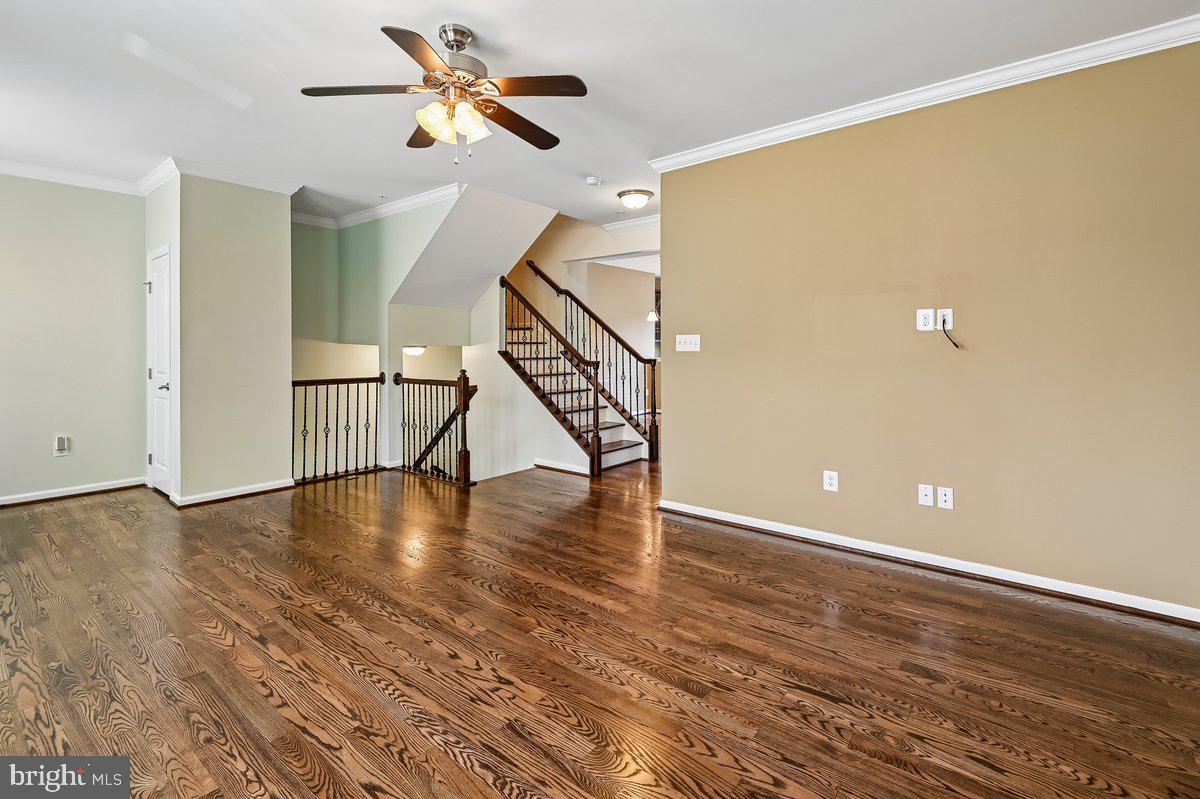 CREEKSIDE VILLAGE - Residential