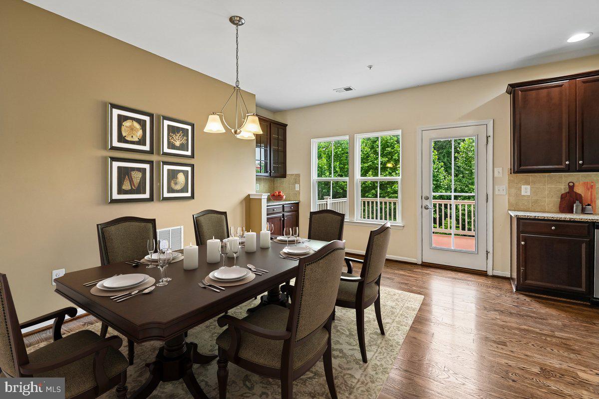 CREEKSIDE VILLAGE - Residential