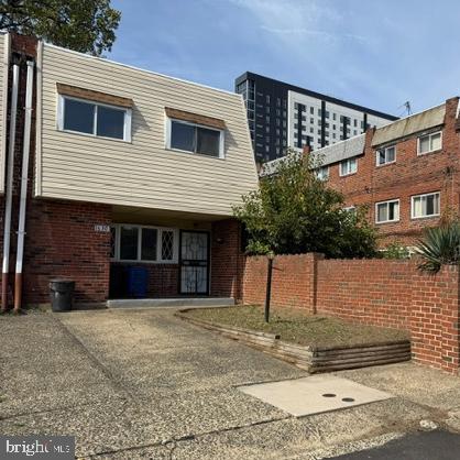 Great 3B2B property next to the Temple University with Driveway Parking! Extremely convenient location, close to public transportation, shopping and the campus. Large open layout with a very decent backyard. Freshly painted and move-in ready!