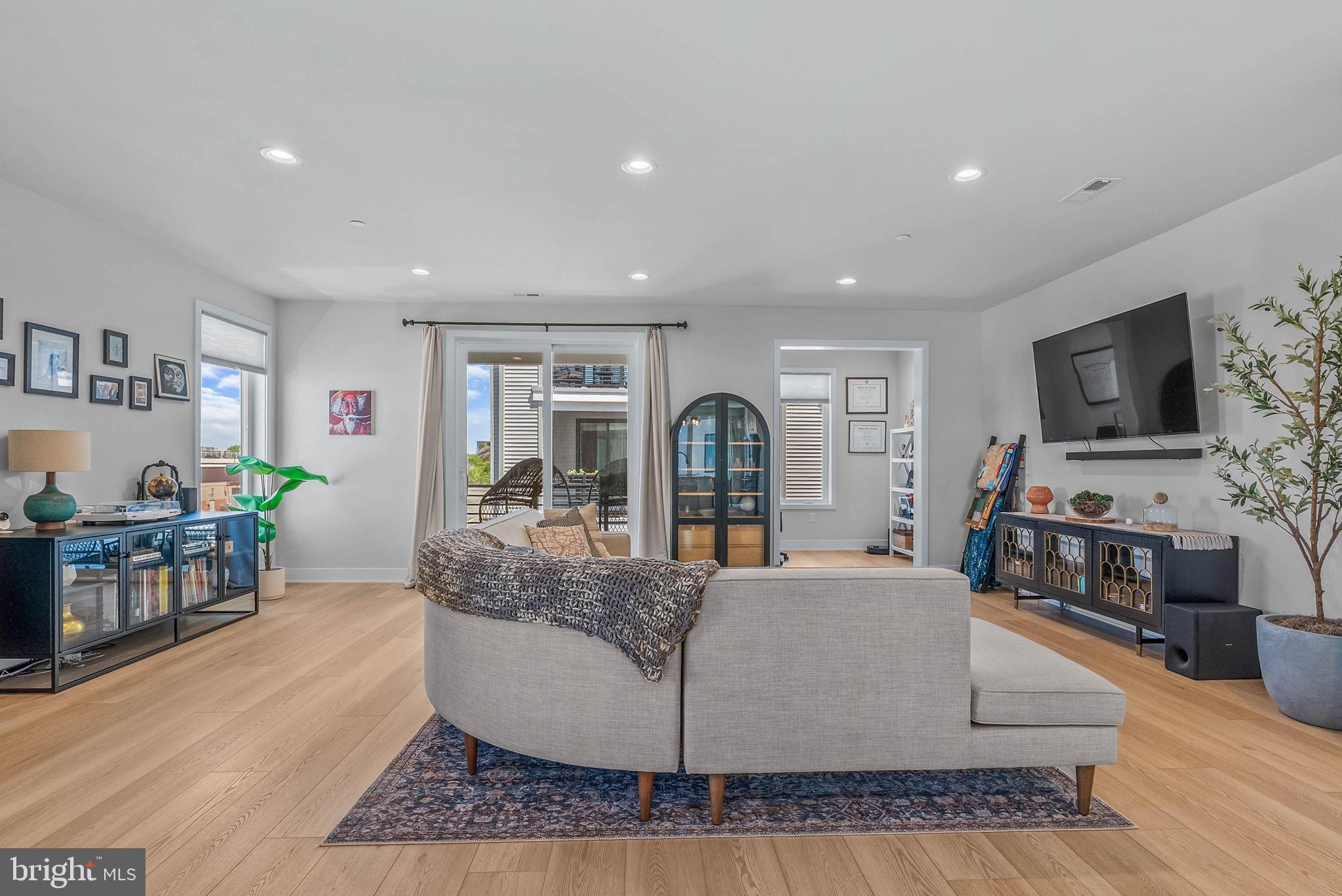 NORTHBANK - Residential