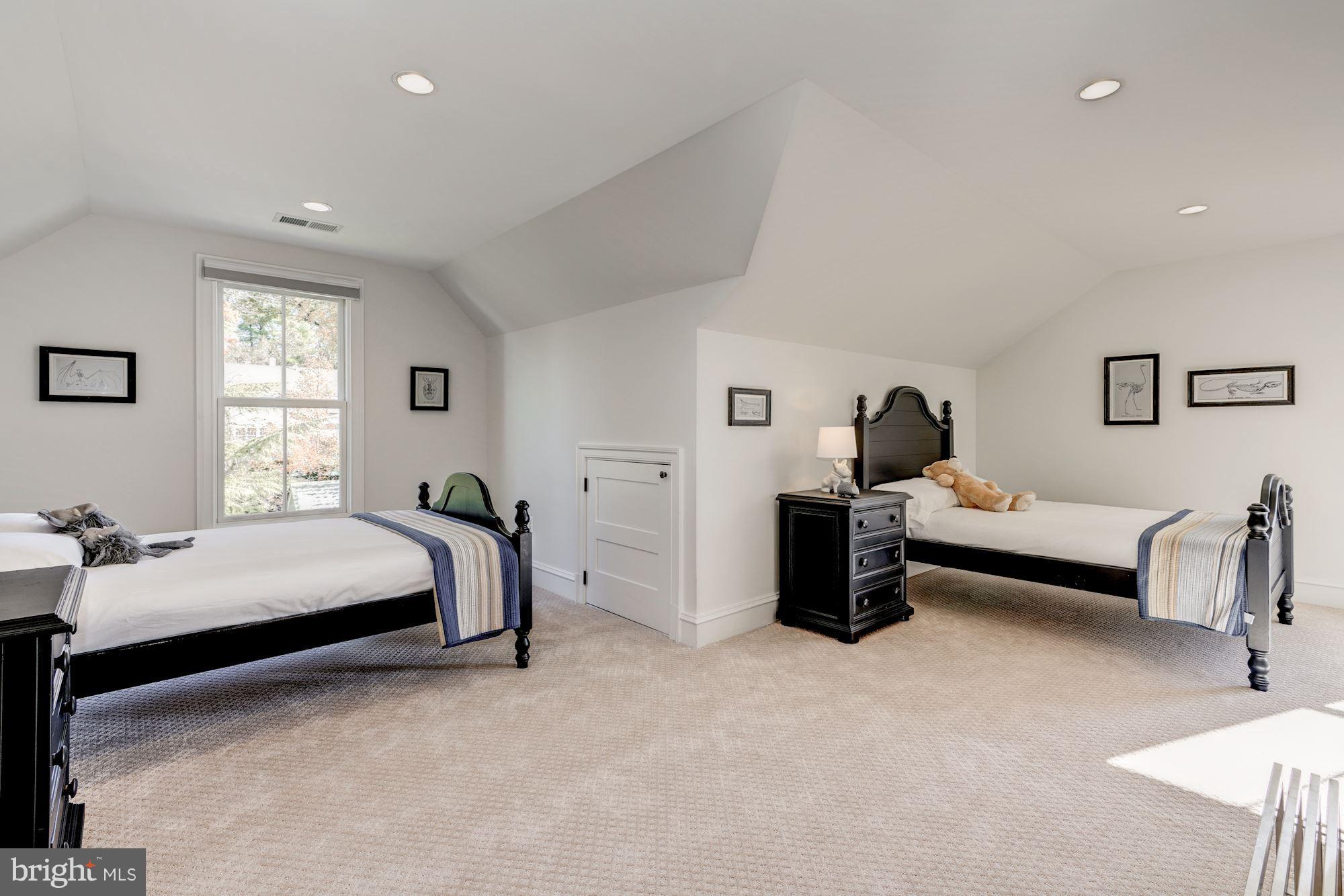 BERKSHIRE OAKWOOD - Residential