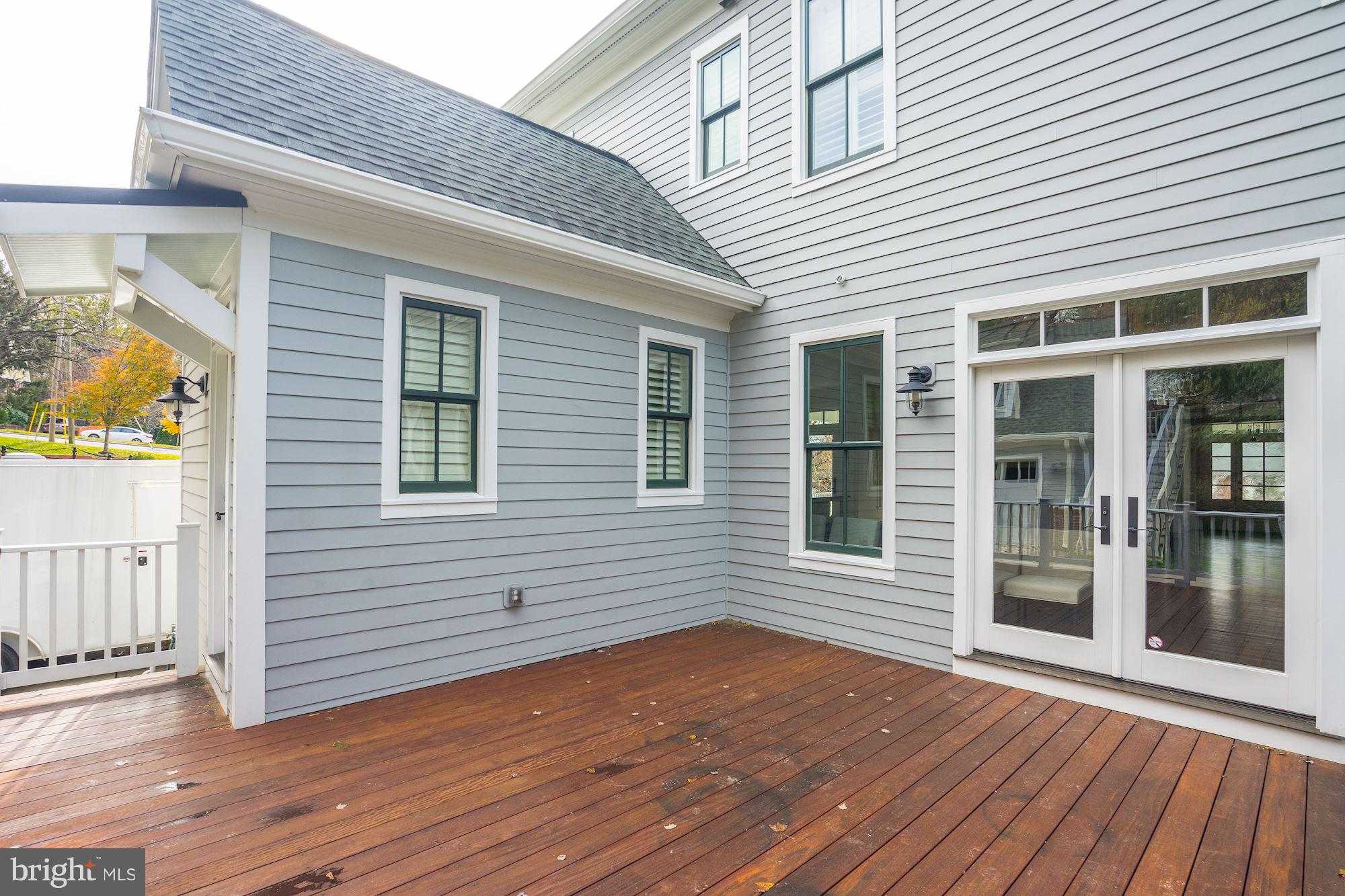 BERKSHIRE OAKWOOD - Residential