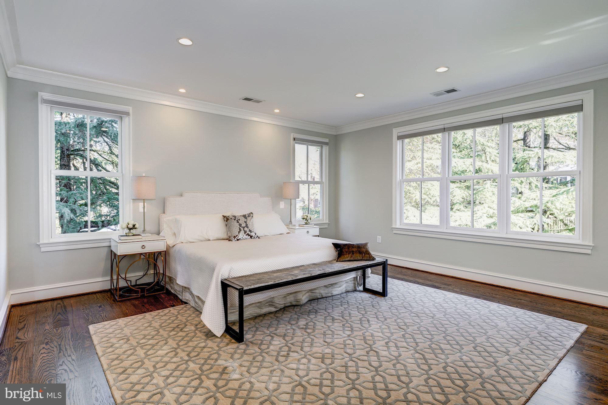 BERKSHIRE OAKWOOD - Residential