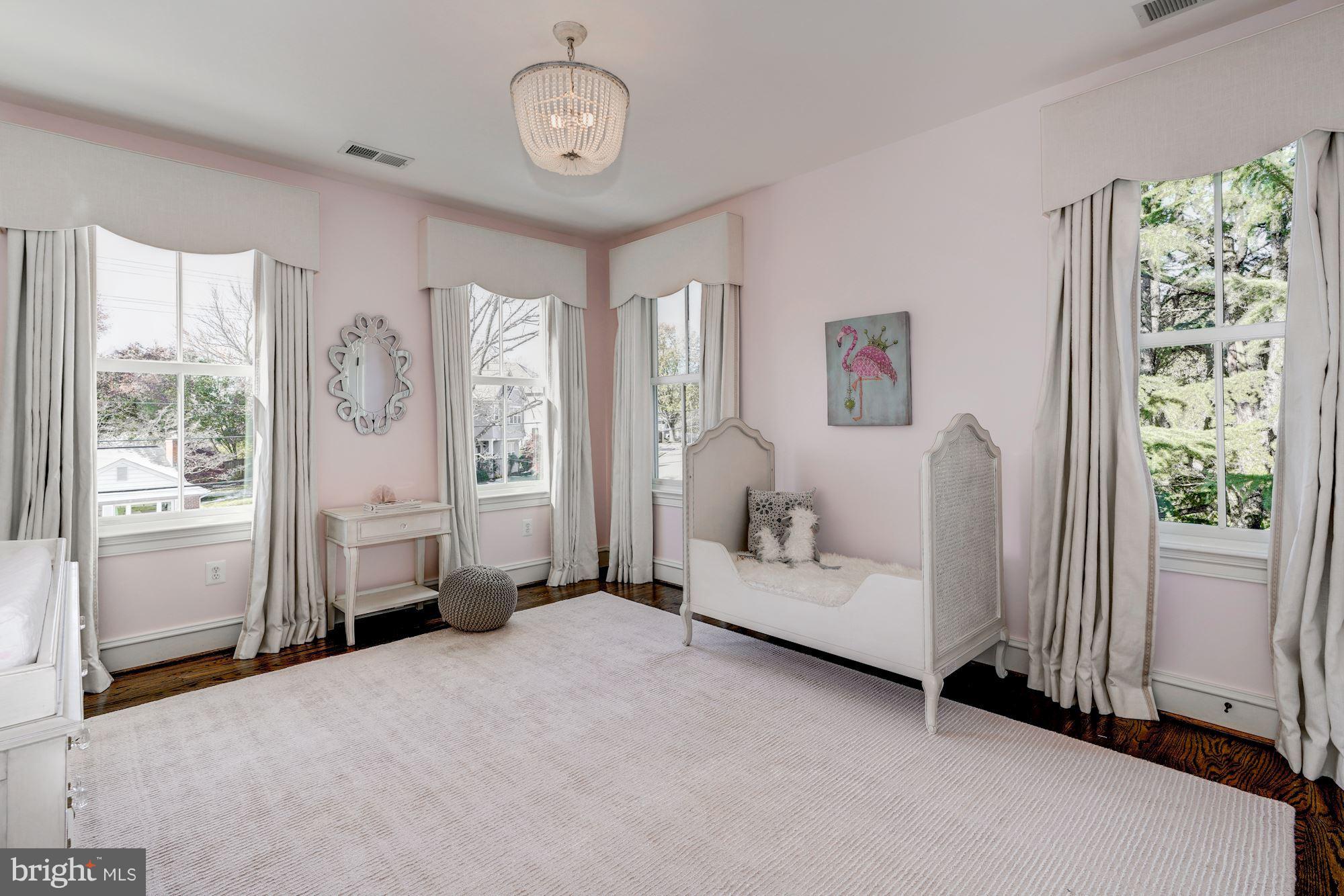 BERKSHIRE OAKWOOD - Residential