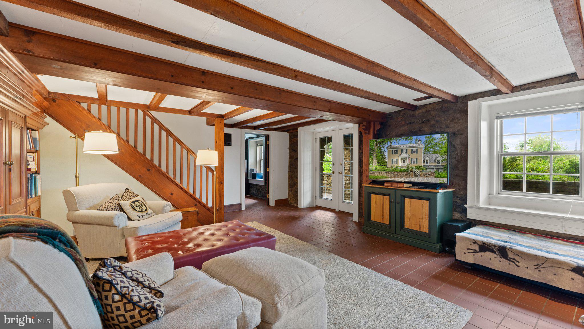 WOODVILLE - Residential