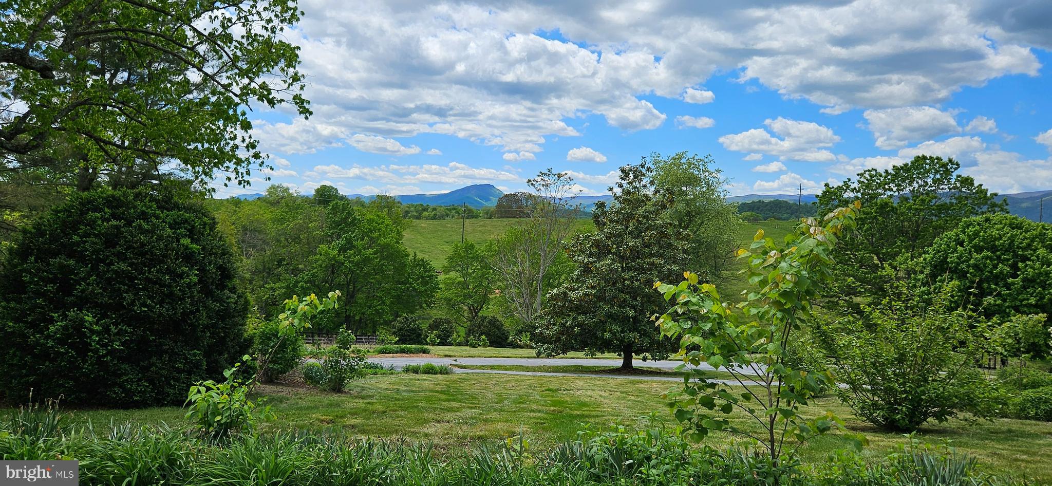 WOODVILLE - Residential